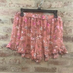 Fore flounce ruffled shorts large